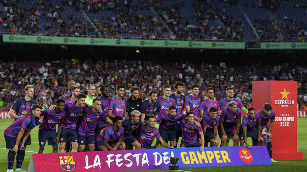 Los jugadores del Barça celebran la victoria ante el Pumas en el Gamper / EFE