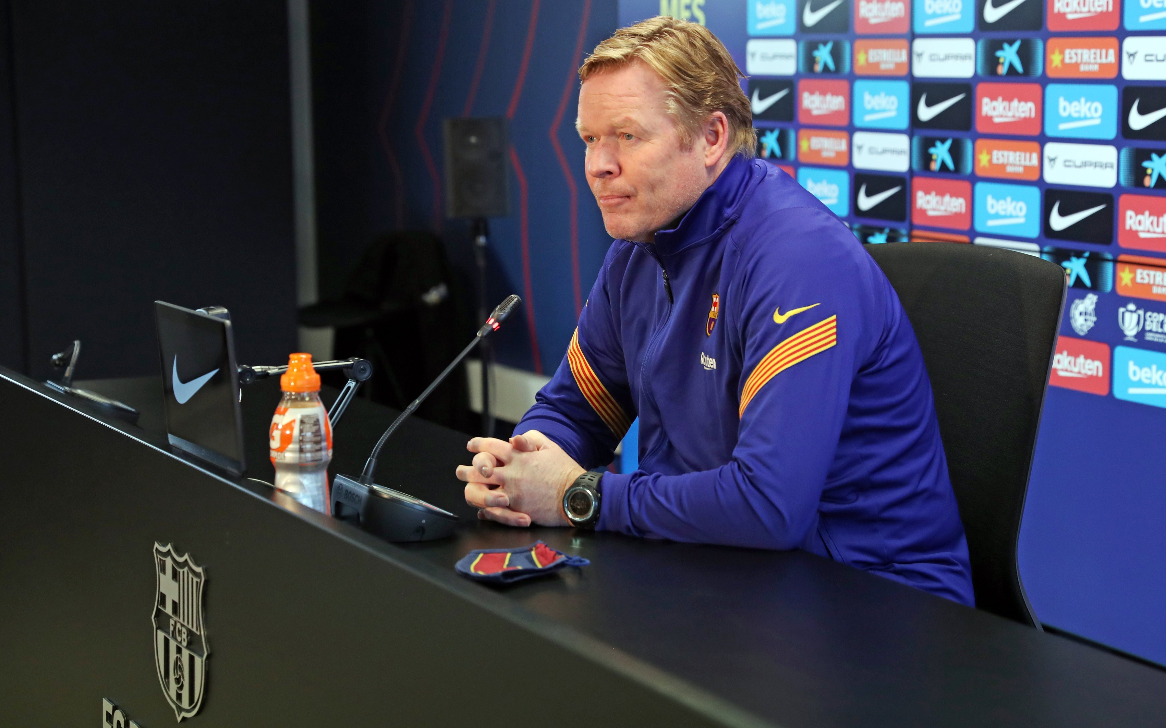 Ronald Koeman el entrenador en rueda de prensa del Barça, presidido por Laporta. Ganar partidos / FC Barcelona