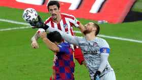 Intervención de Oblak ante Luis Suárez | EFE