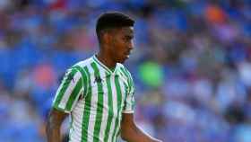 Junior Firpo jugando con el Real Betis / EFE