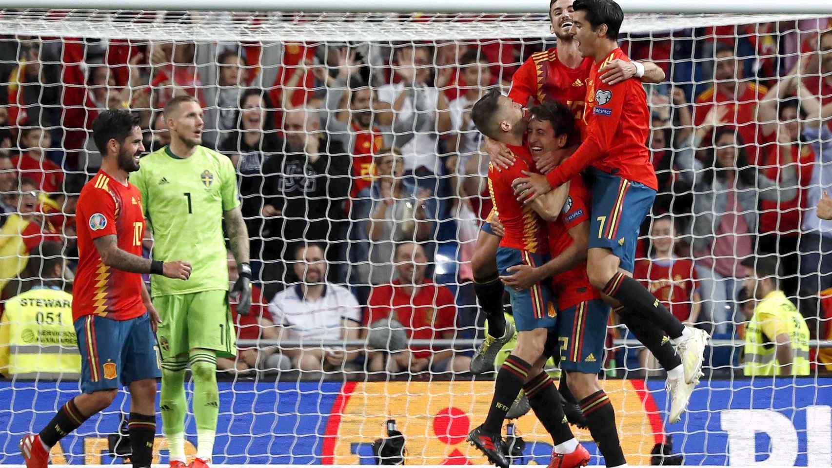 Los jugadores de la selección española celebrando un gol contra Suecia / EFE