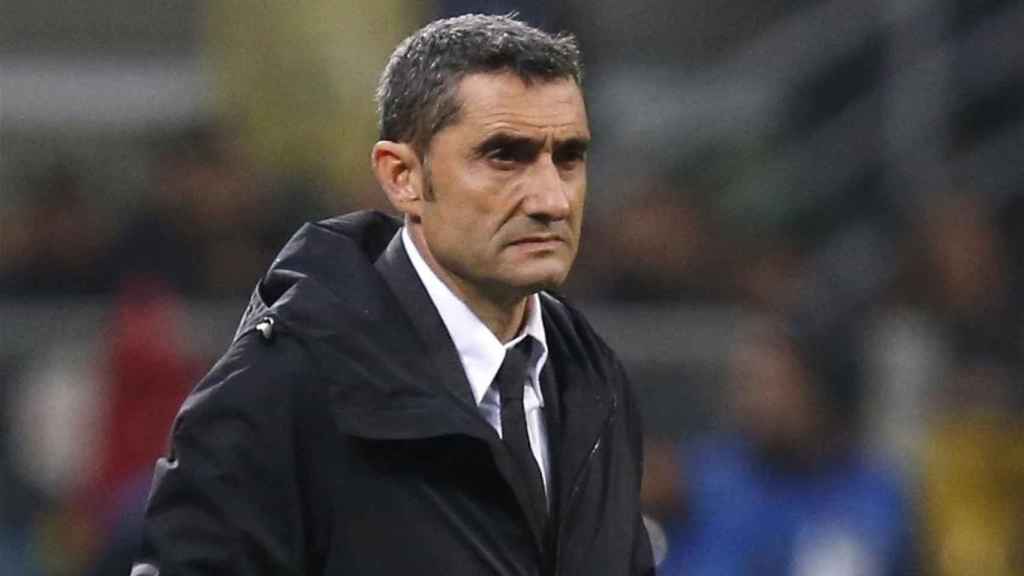 Valverde en una imagen de archivo en el banquillo del Barça / EFE