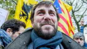 Toni Comín, exconsejero de Salud, en una manifestación en Bruselas (Bélgica), donde sigue prófugo / EFE