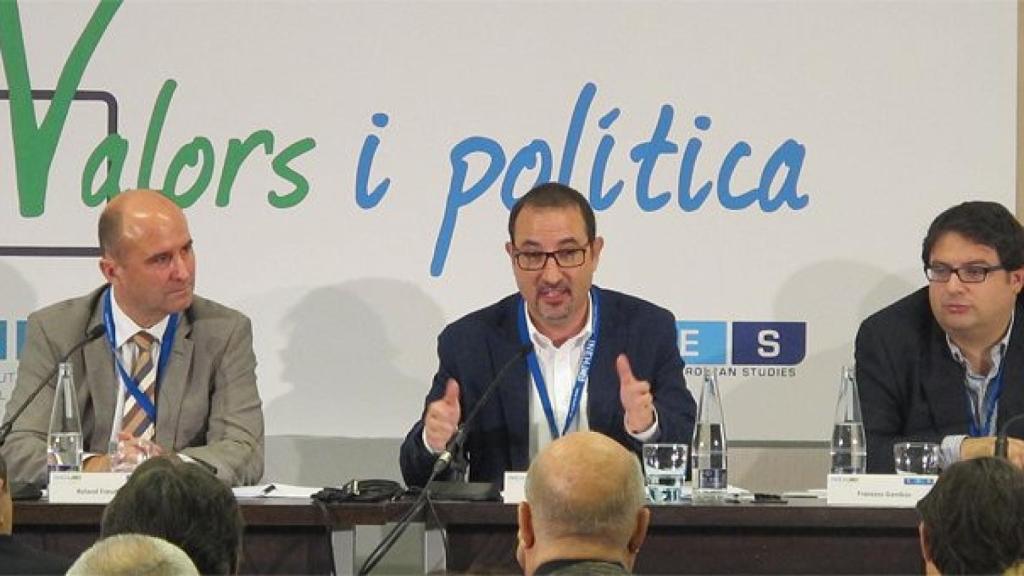 Ramon Espadaler (centro), en un acto de UDC