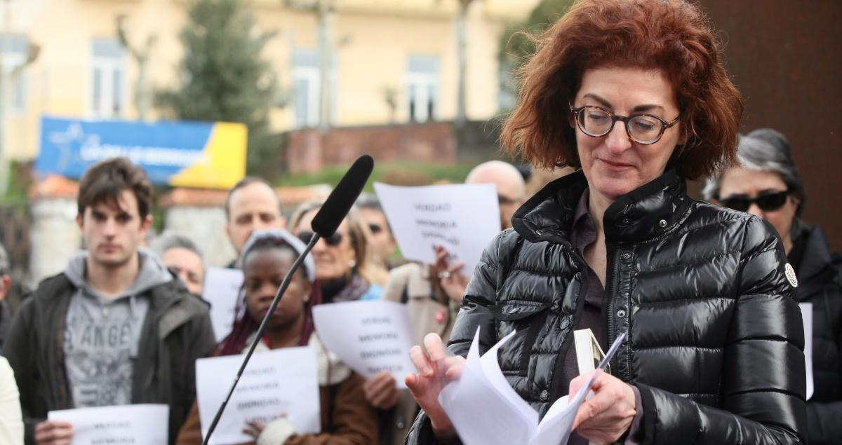 Maite Pagazaurtundúa en el homenaje a su hermano, Joseba Pagazaurtundúa, el que fuera jefe de la policía local de Andoain y militante socialista asesinado por ETA en 2003 en Andoáin (Guipúzcoa) / EP