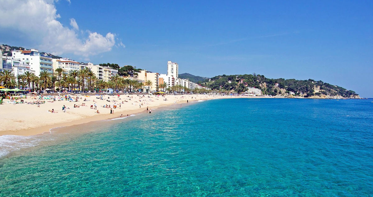 Imagen aérea de la playa principal de Lloret de Mar, en la provincia de Girona / Cedida