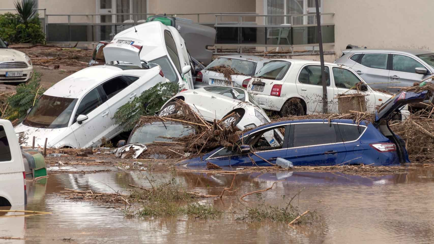 Vista de una calle de la localidad de Sant Llorenç des Cardassar (Mallorca), tras las inundaciones y el desbordamiento de torrentes / EFE