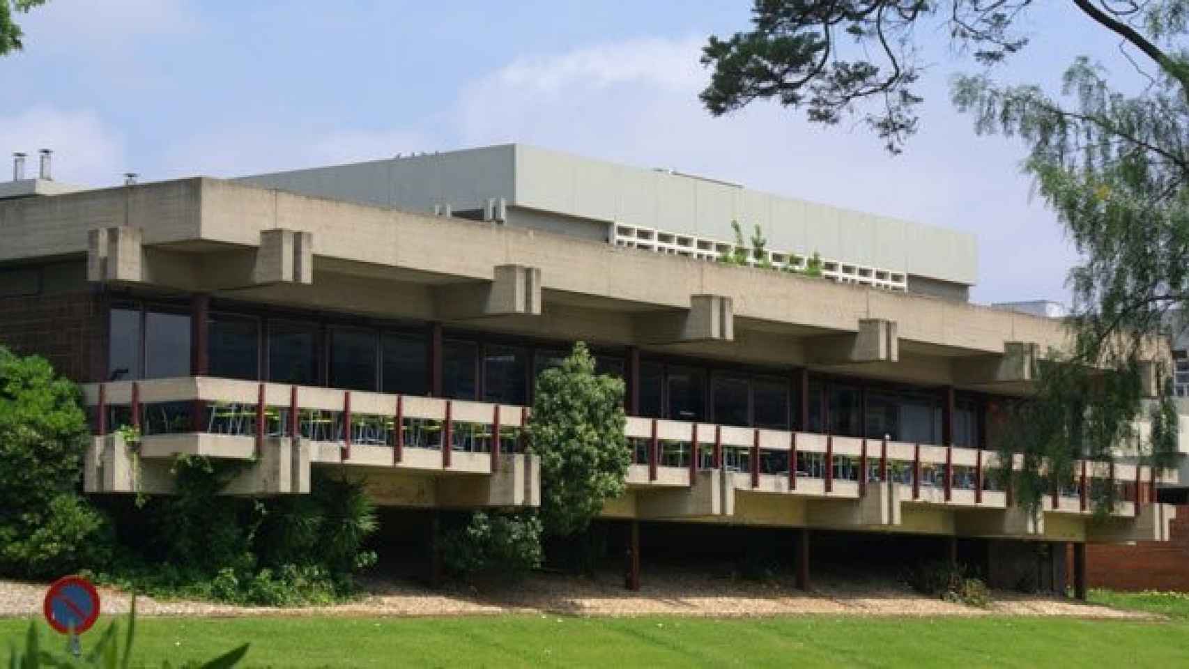 Facultad de Economía y Empresa de la Universidad de Barcelona (UB)