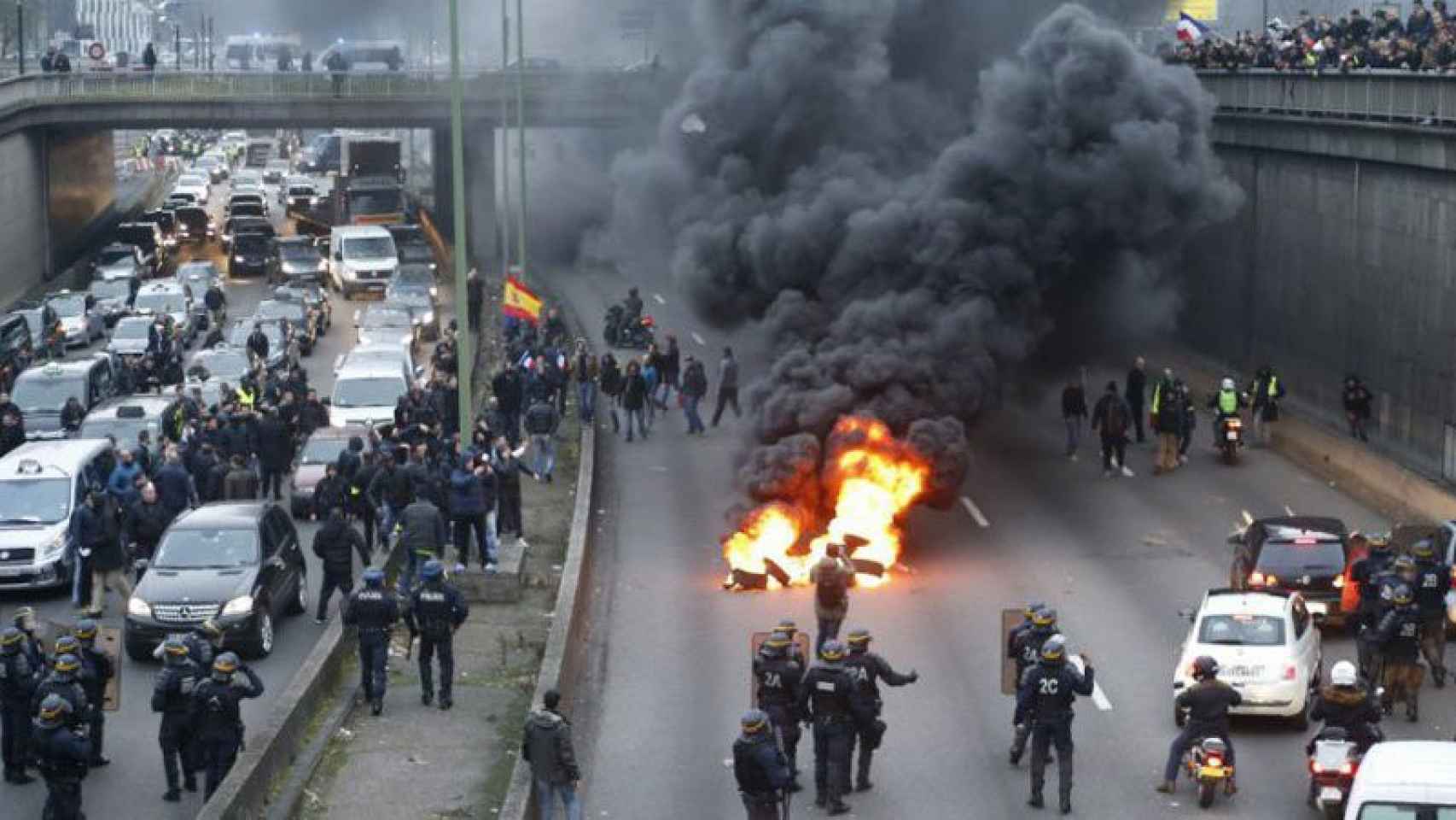 Los taxistas de París, con participación española, han bloqueado la ciudad.