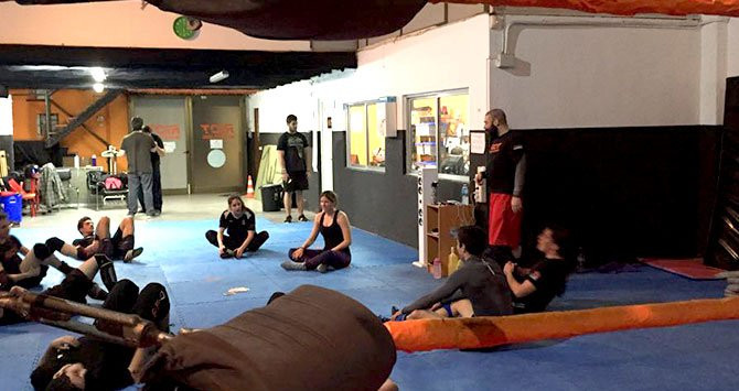 Clase en el RiotBCN Wrestling