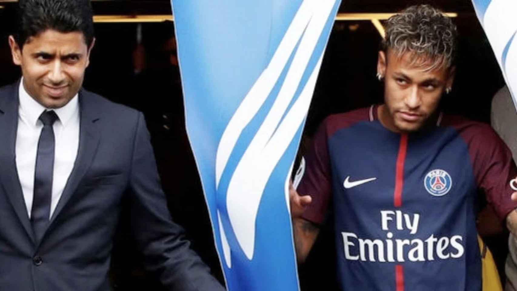 Una foto de Neymar Jr. y Nasser Al-Khelaïfi durante su presentación con el PSG / Twitter