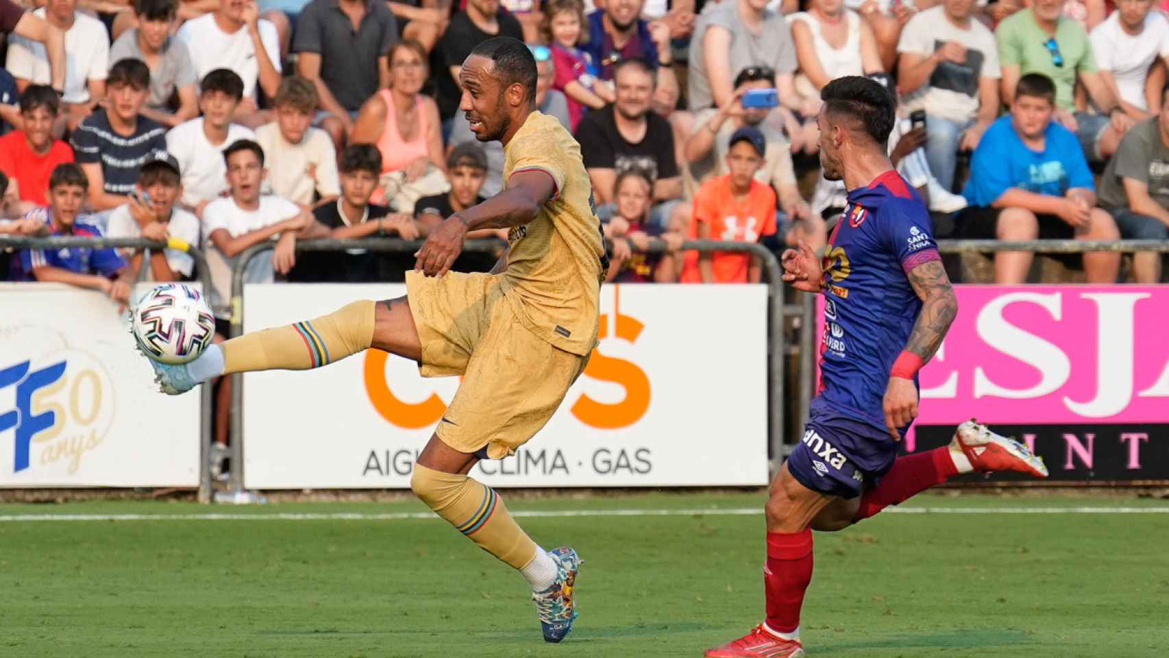 Aubameyang, durante el partido de pretemporada contra el Olot / EFE