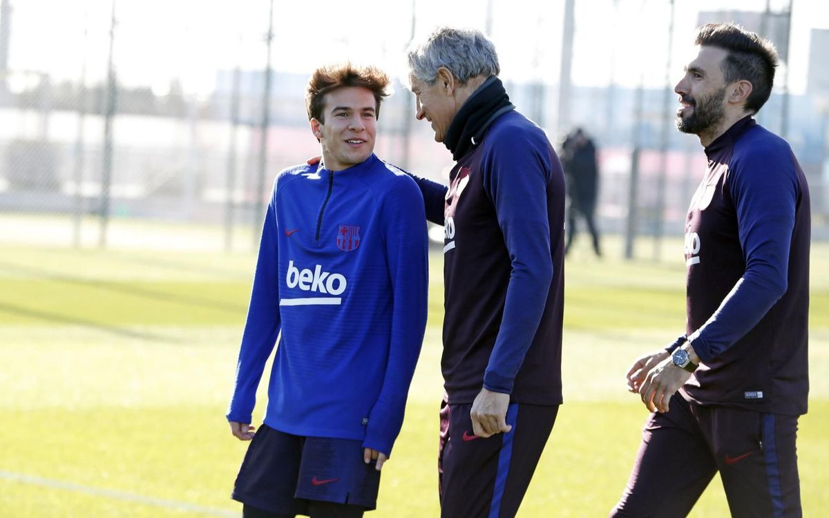 Quique Setién junto a Riqui Puig durante la etapa del cántabro en el banquillo del Barça /EFE