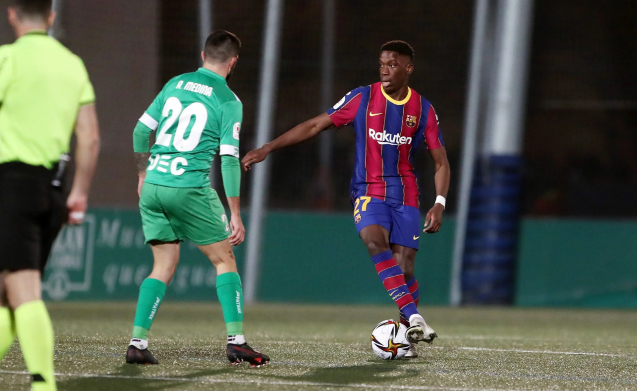 Ilaix Moriba durante su debut con el primer equipo en Cornellà / FC Barcelona