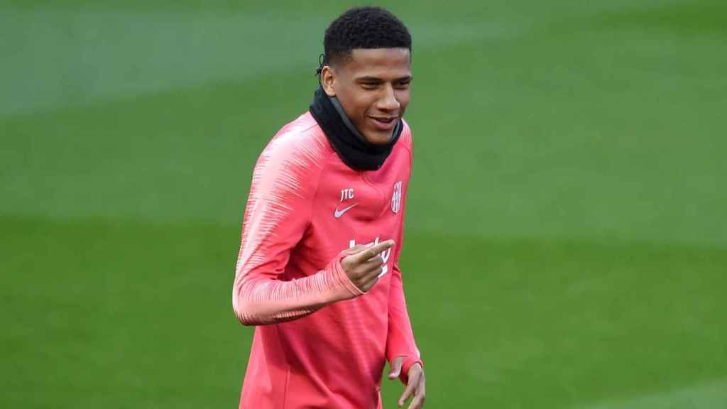 Todibo en un entrenamiento del Barça / EFE