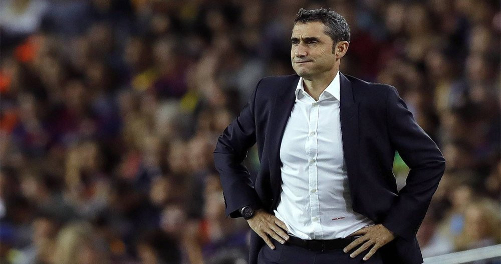 Ernesto Valverde en un partido con el Barça / EFE