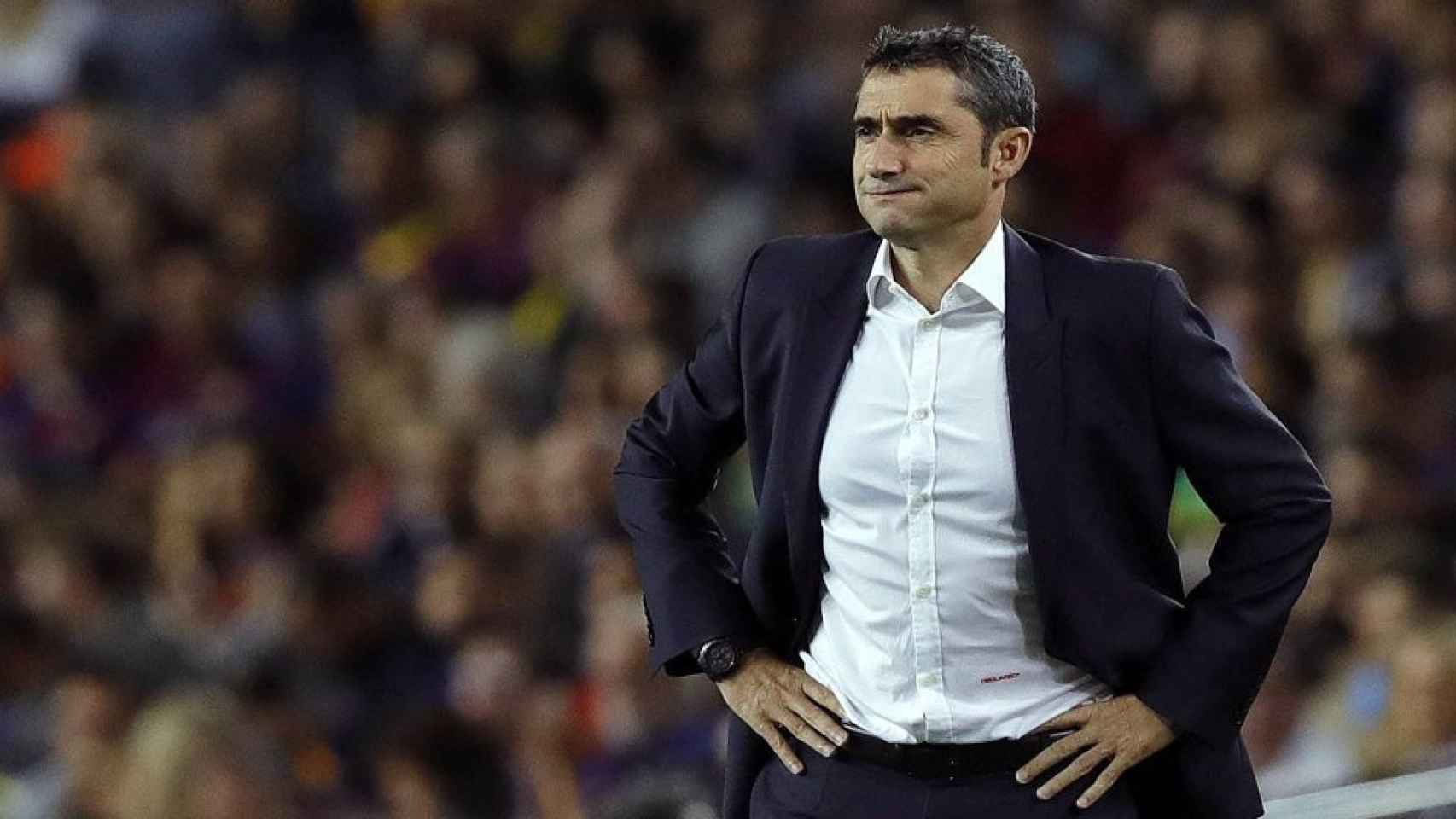 Ernesto Valverde en un partido con el Barça / EFE