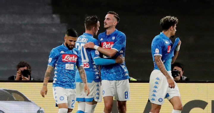 Los jugadores del Nápoles celebrando un gol de Fabián / EFE