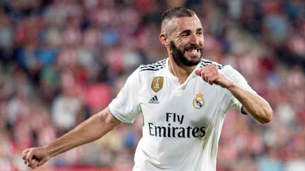 Imagen de archivo de Karim Benzema durante un partido con el Real Madrid / EFE