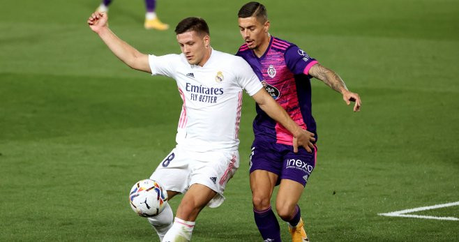 Luka Jovic, en una acción contra el Valladolid | EFE