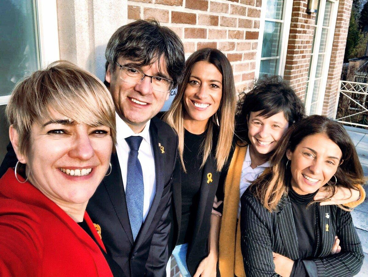 Miriam Nogueras, vicepresidenta del PDeCAT, junto a Carles Puigdemont en Waterloo / @miriamnoguerasM