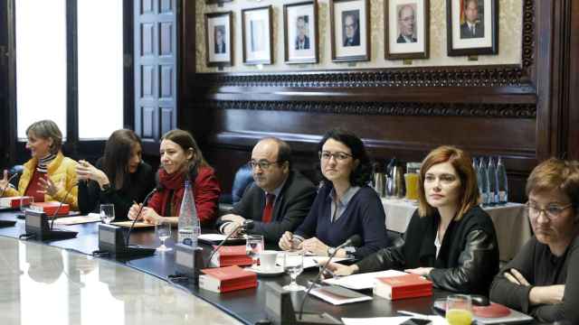 Miquel Iceta y Eva Granados, en una reunión con la Mesa del Parlament / EFE