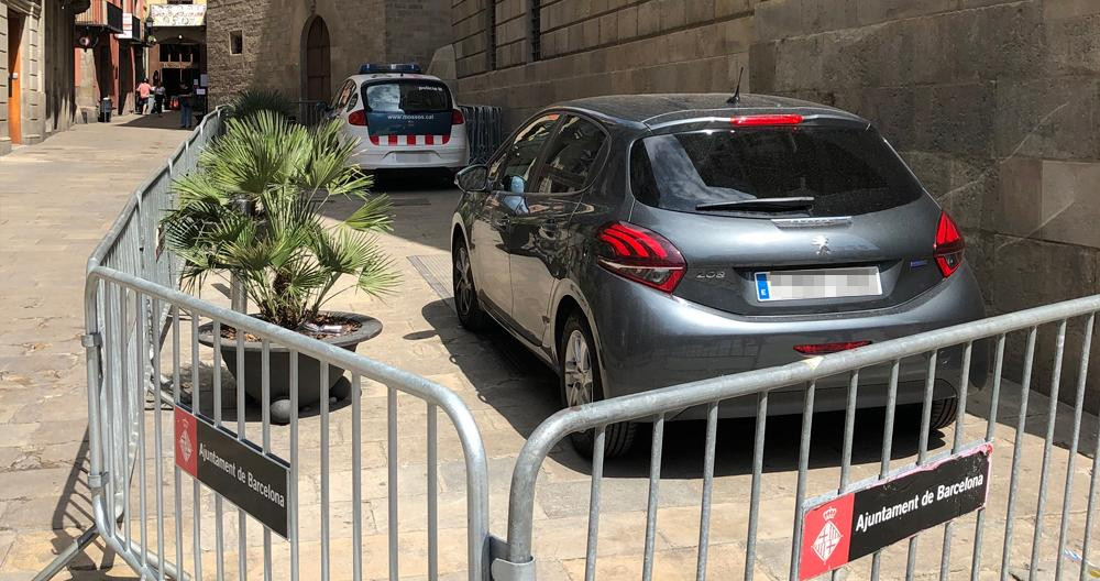 Exterior del Palau de la Generalitat durante el registro / CG