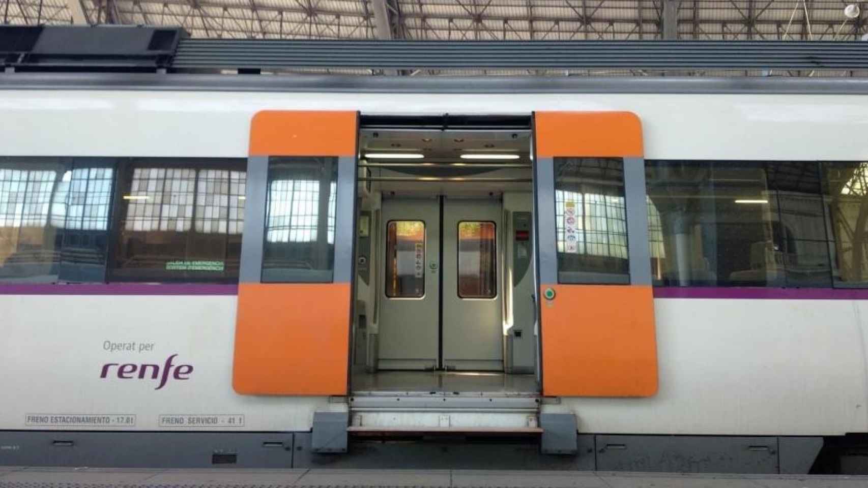 Un tren de Rodalies de Cataluña / RENFE