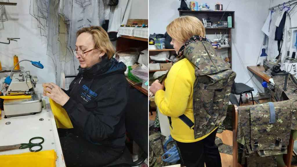 Un grupo de mujeres elabora equipaje militar para los soldados ucranianos / KM BY LANGE