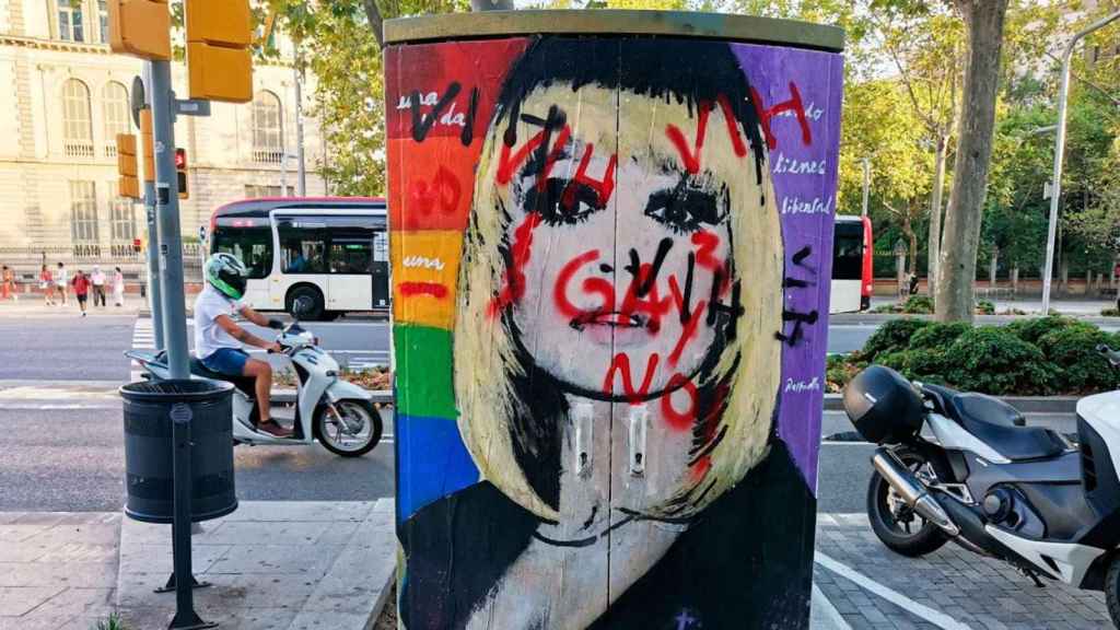 Imagen del mural que TvBoy dedicó a Raffaella Carrà, vandalizado / TWITTER