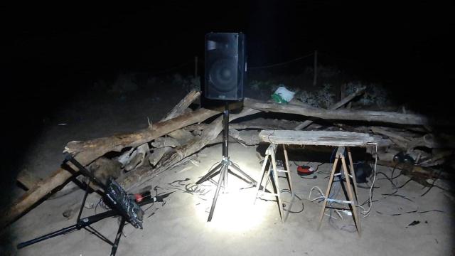 Imagen que tenía la playa de Gola del Ter, en Torroella del Montgrí (Girona), cuando intervino la Policía Local del municipio / AJUNTAMENT TORROELLA DE MONTGRÍ