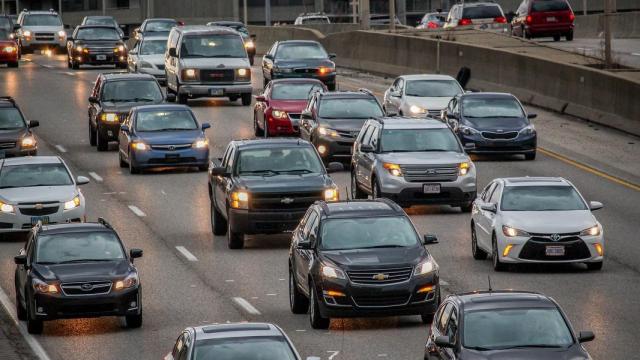 Tráfico denso en la carretera / CREATIVE COMMONS