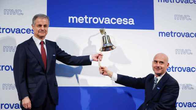 El presidente de Metrovacesa, Ignacio Moreno, y el consejero delegado, Jorge Pérez de Leza, en el toque de campana para el debut bursátil de la inmobiliaria / EFE