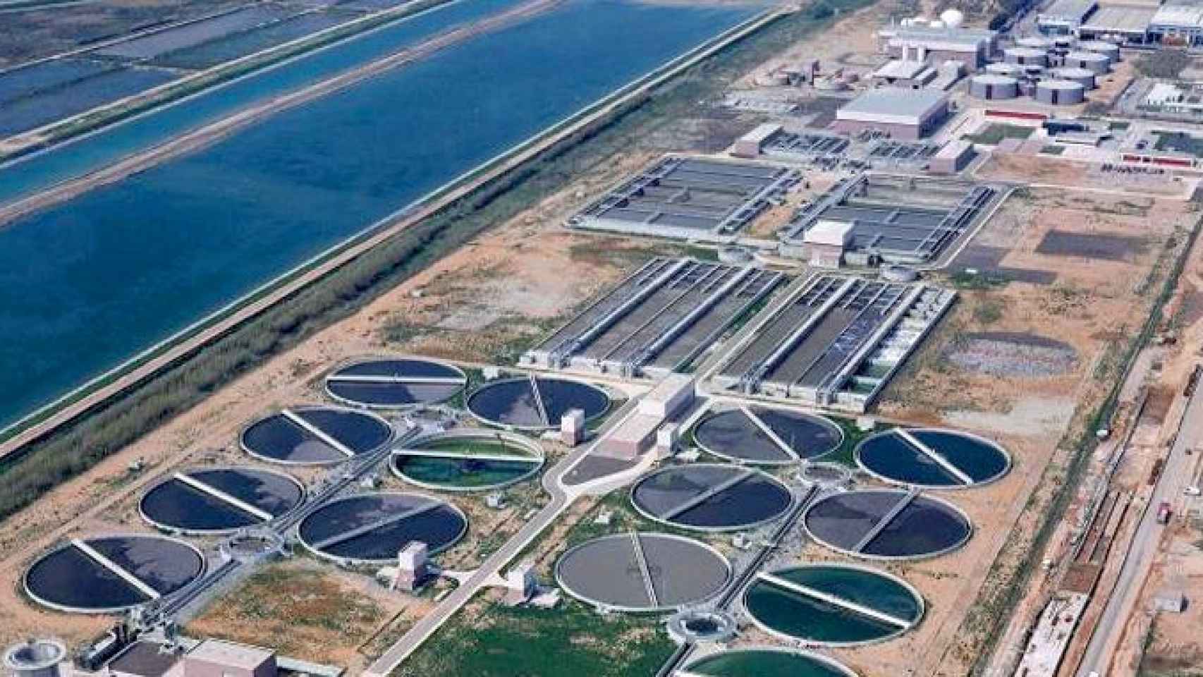 Imagen de la depuradora de El Prat del Llobregat (Barcelona), una de las infraestructuras del agua en el área metropolitana de Barcelona / CG