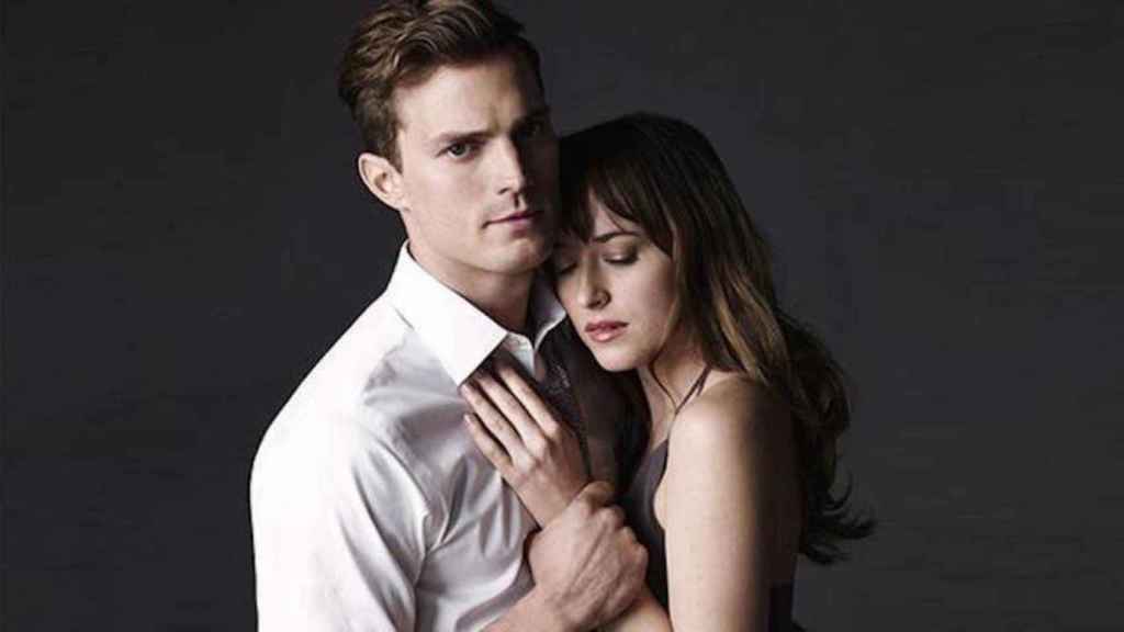 Dakota Johnson y Jamie Dornan en 'Cincuenta sombras de Grey'