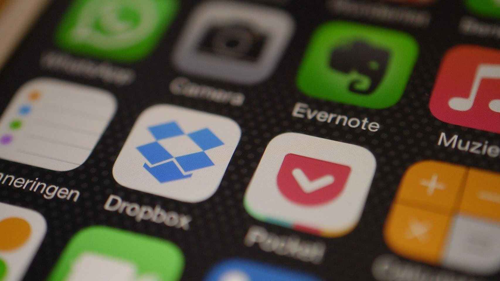 Icono de Dropbox, una de las aplicaciones para compartir archivos de gran tamaño por internet / Ajel - PIXABAY