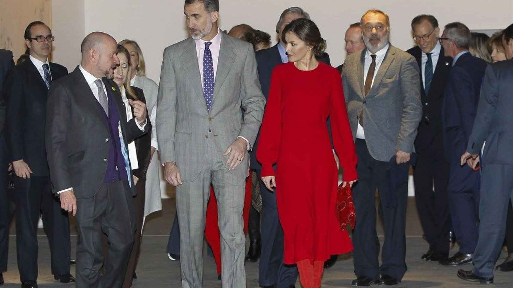 La reina Letizia, entre Victoria Beckham y Meghan Markle en ARCO