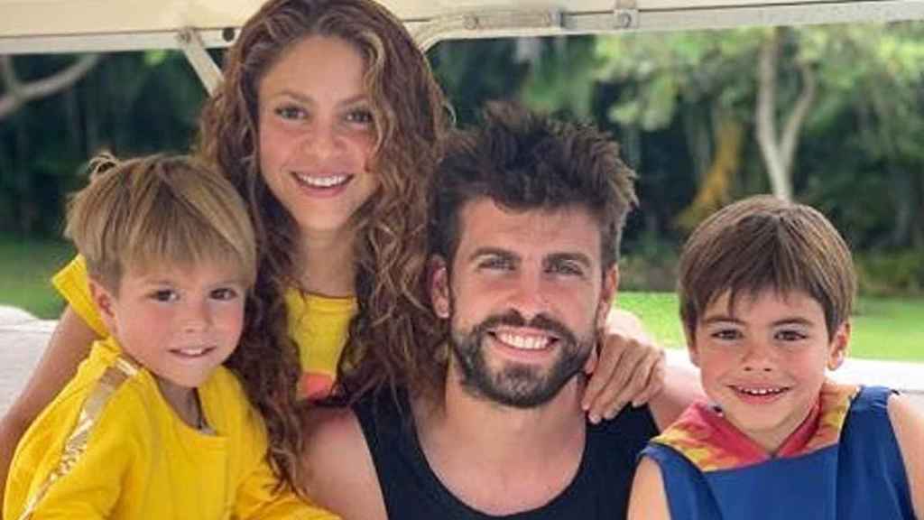 Shakira y Piqué, con sus hijos de vacaciones / REDES