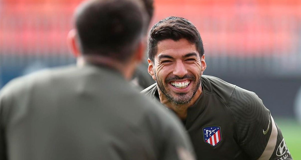 Luis Suárez celebra la victoria del Atlético sobre el Barça / REDES