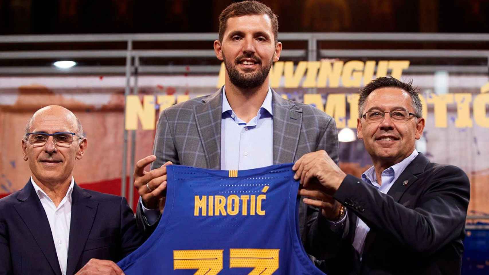 El Barça de Bartomeu negocia un ERTE con jugadores como Mirotic / EFE