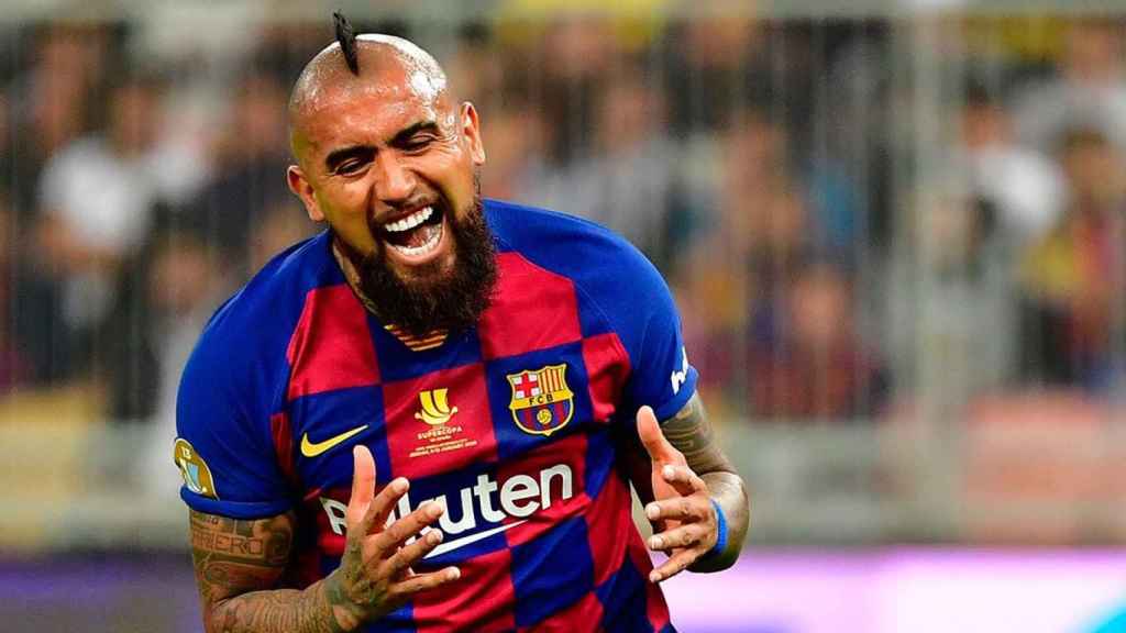 Arturo Vidal se lamenta en un partido con el Barça | REDES