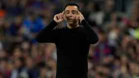 Xavi Hernández motiva al Barça durante el partido contra el Inter EFE