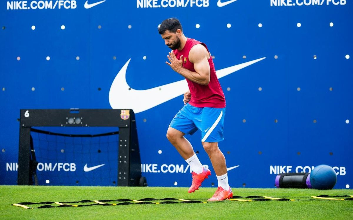 El Kun Agüero, en la imagen en un entrenamiento de pretemporada / FC Barcelona