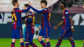 Trincao y De Jong celebrando junto a Messi e Ilaix el gol de portugués ante el Alavés / FCB