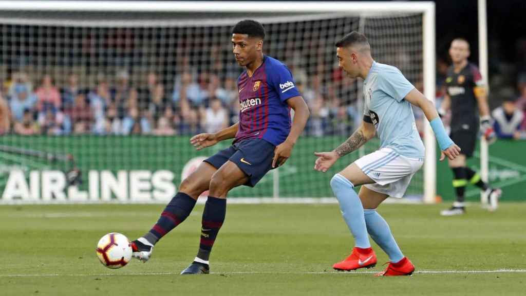 Todibo jugando con el Barça en Balaídos / FC Barcelona