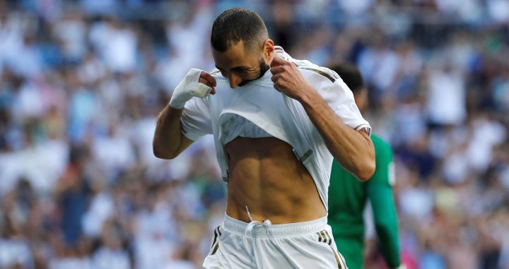 Una foto de Karim Benzema durante el partido ante el Granada / EFE