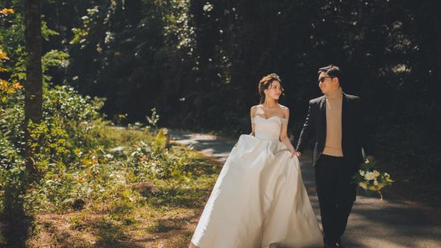 Una pareja en una boda / PEXELS