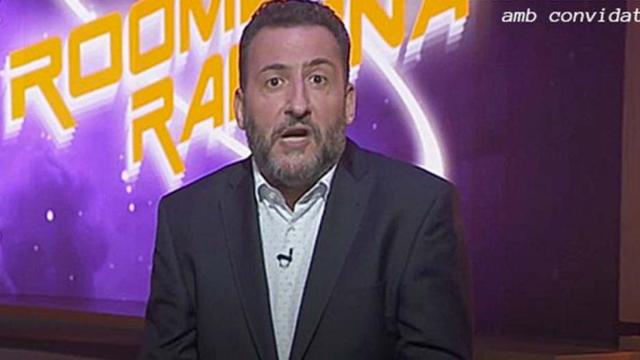 Toni Soler, presentando el programa 'Està Passant' de TV3, del cual es también productor