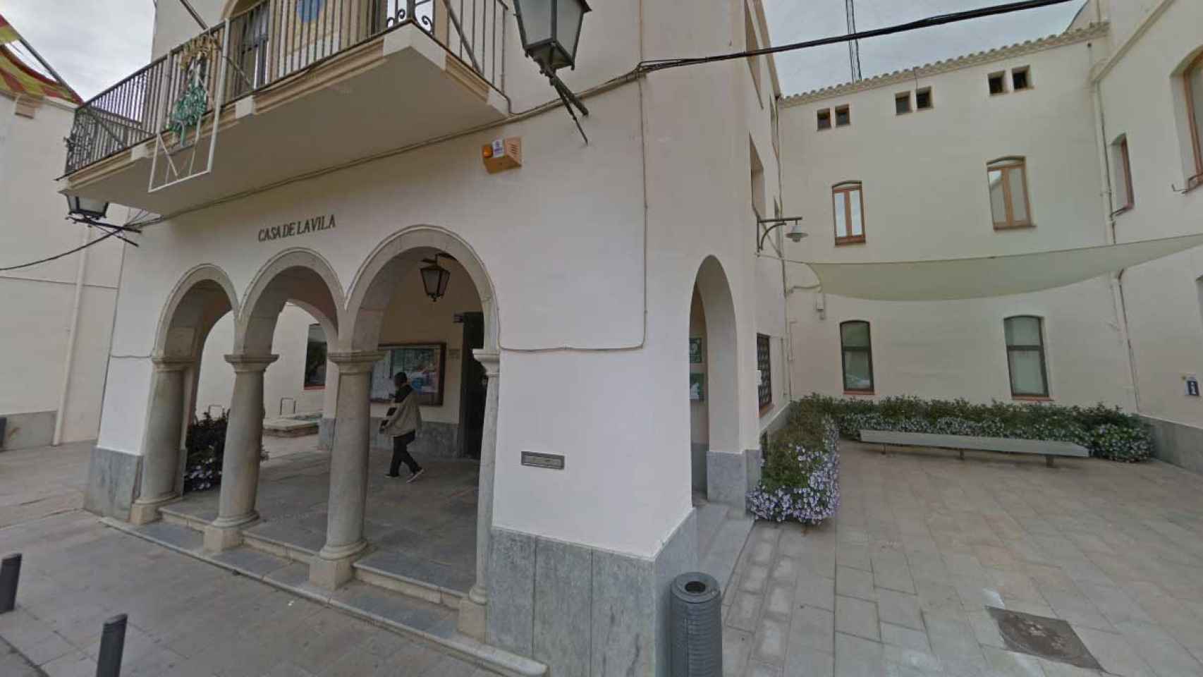 Ayuntamiento de Pineda de Mar, donde se investiga la muerte violenta de un hombre / STREET VIEWS