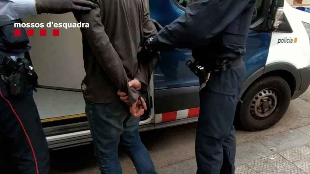 Los mossos han detenido a un joven de 14 años como presunto autor del apuñalamiento a dos menores, que han resultado heridos graves, en Vilafranca / EUROPA PRESS